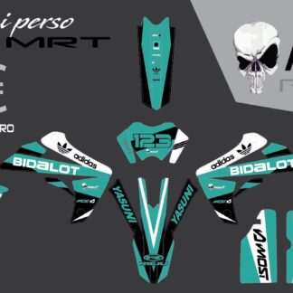 Transformez votre moto avec notre kit déco rieju mrt 50 personnalisable, fabriqué en France à partir de matières de haute qualité. Choisissez parmi des options brillantes comme holographique, chrome, pailleté, métallique ou chrome forgé pour donner à votre moto une touche personnelle qui ne passera pas inaperçue. Faites de votre moto un véritable reflet de votre style !